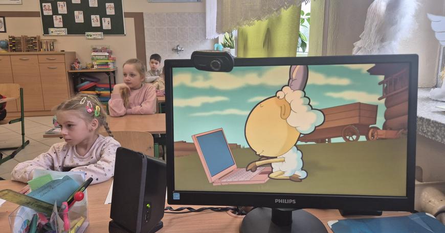 O BEZPIECZEŃSTWIE W SIECI Z PIERWSZAKAMI